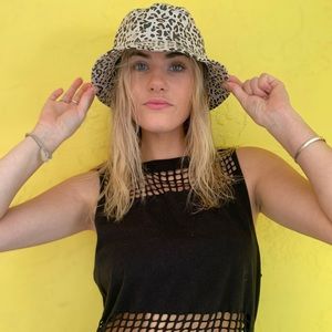 URBAN OUTFITTERS Cheetah Bucket Hat